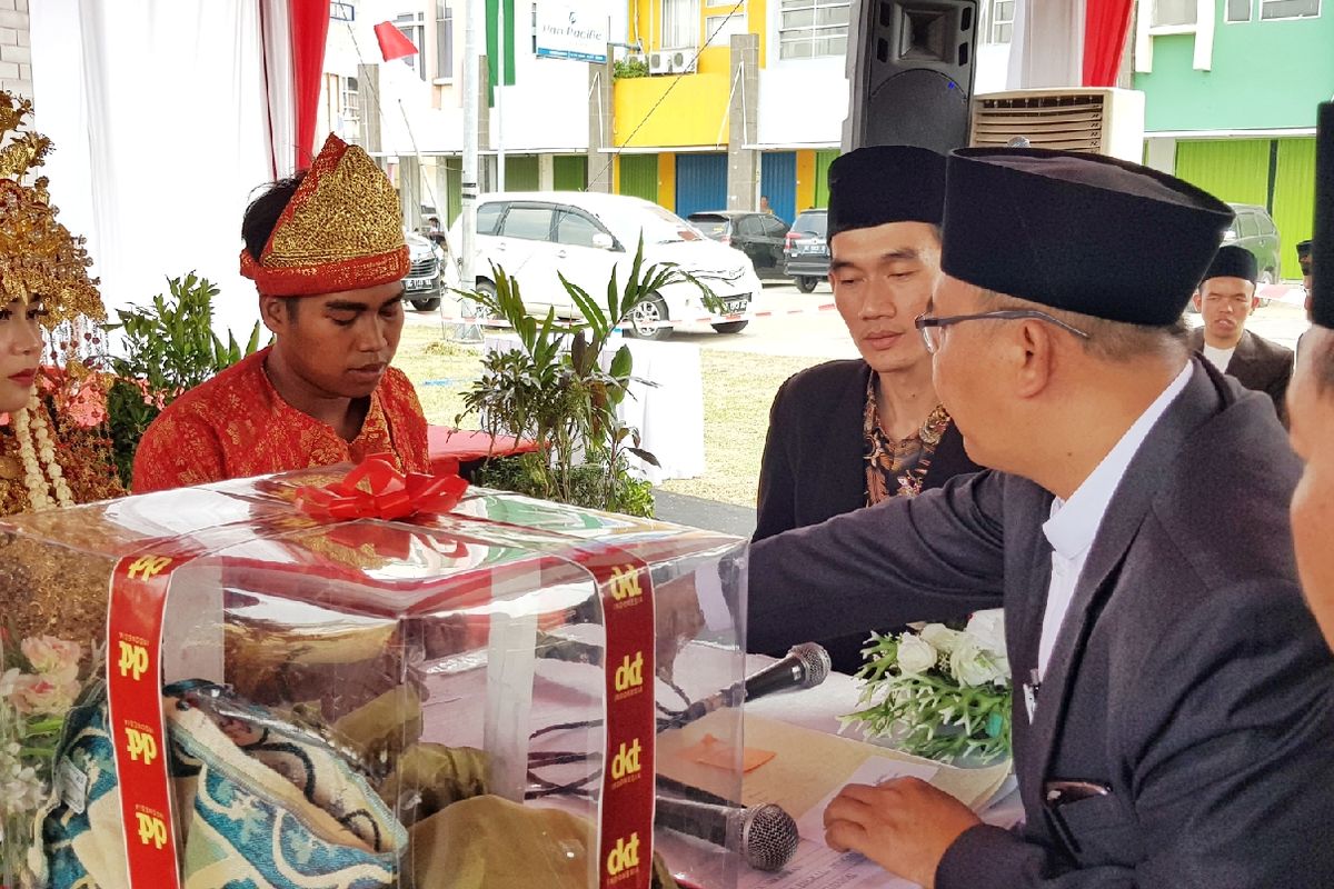 Nikah massal Kondangan Pasti Sah dari DKT Indonesia, Palembang, Sumatera Selatan (17/8/2019).