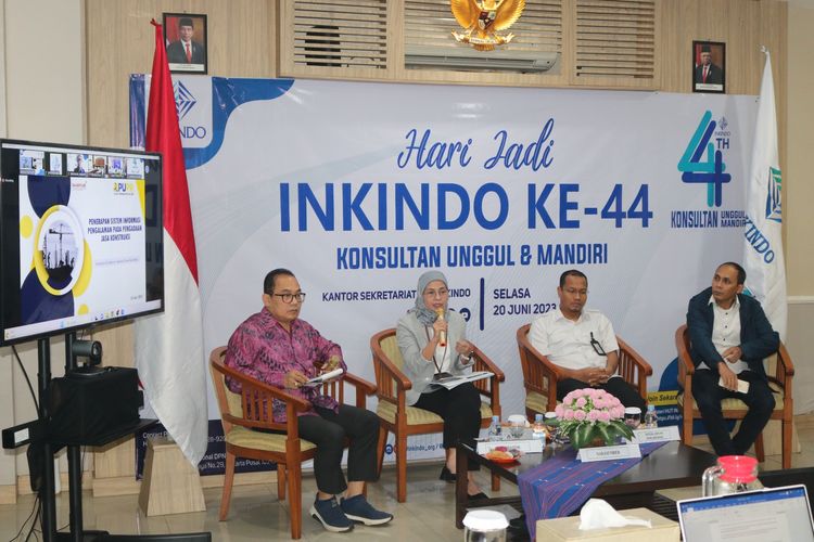 Ikatan Nasional Konsultan Indonesia (Inkindo) genap berusia 44 tahun, tepat Selasa 20 Juni 2023. Ketua Umum Inkindo Erie Heryadi mendesak Pemerintah mendukung jasa konsultansi Nasional agar bisa bersaing dengan asing.
