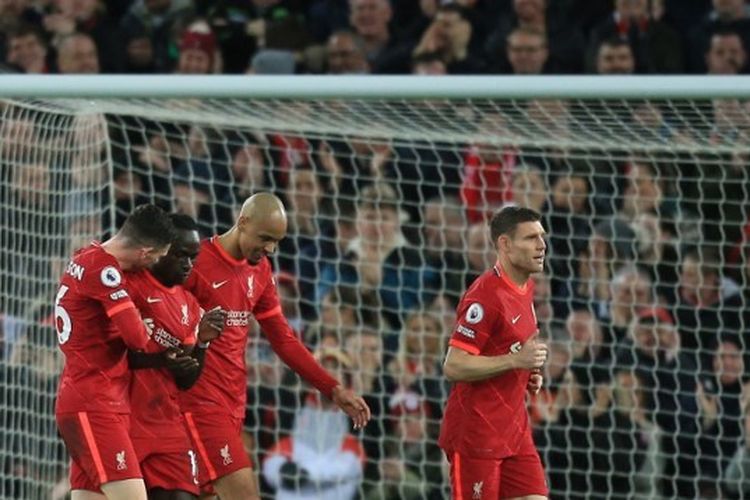 Skuad Liverpool merayakan gol ke gawang Leeds United dalam laga tunda Liga Inggris yang berlangsung di Stadion Anfield pada Kamis (24/2/2022) dini hari WIB.