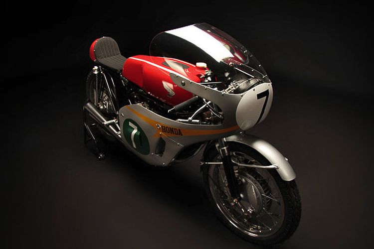 Honda RC166, motor 250 cc 6-silinder