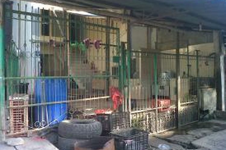 Penyalur daging ayam di Jl Abubakar Lambogo tutup dan ramai-ramai menggelar aksi mogok terkait kelangkaan yang melanda Makassar.