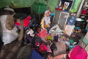 Sampah Menumpuk 1,5 Tahun di Rumah Pasutri di Depok Diangkut, Lantai Akhirnya Terlihat