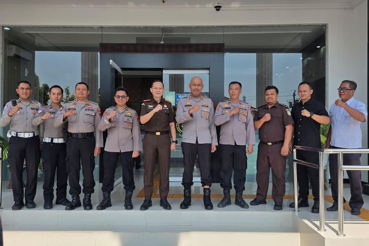 Silaturahmi ke Kajari, Kapolres Kendal Akui hingga Saat Ini Tidak Pernah Ada Persoalan
