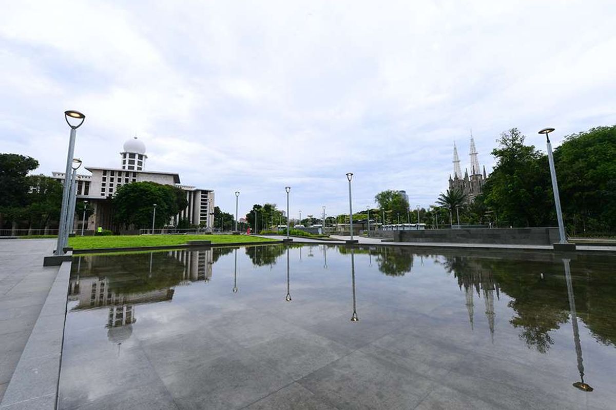 Tampilan baru Masjid Istiqlal usai direnovasi, Jakarta, Kamis (7/1/2021). Renovasi ini merupakan yang pertama sejak 42 tahun lalu, dengan memaksimalkan fungsi masjid sebagai tempat ibadah sekaligus memperhatikan aspek arsitektur, seni, hingga estetika.