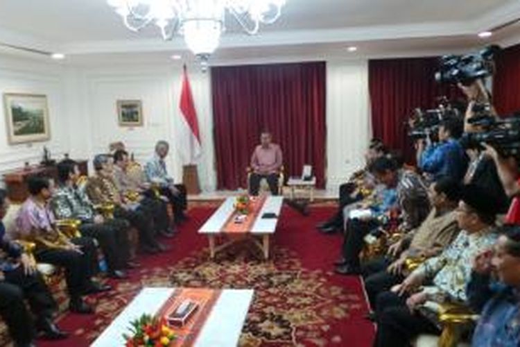 Presiden Susilo Bambang Yudhoyono bertemu dengan pengurus Persatuan Gereja-gereja Indonesia (PGI) di kantor presiden, Senin (7/7/2014).