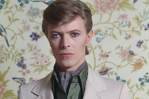 Lirik dan Chord Lagu Everyone Says ‘Hi’ - David Bowie