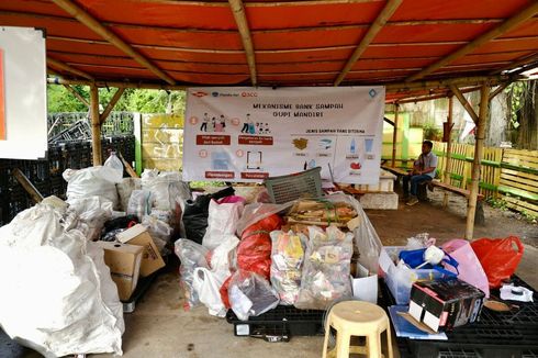 Cerita Warga Anyer Ubah 168 Ton Sampah Rumah Tangga Jadi Produk Bernilai Jual