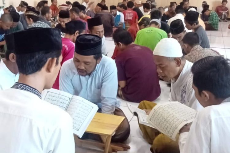 Aktivitas warga binaan Lapas Kelas IIB Jombang, Jawa Timur, saat bulan ramadhan.