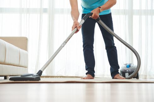 Tanpa Vacuum Cleaner, Bersihkan Karpet Bisa dengan Cara Ini 