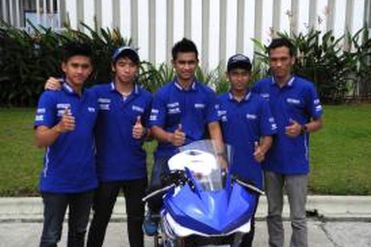 Para pebalap Yamaha.