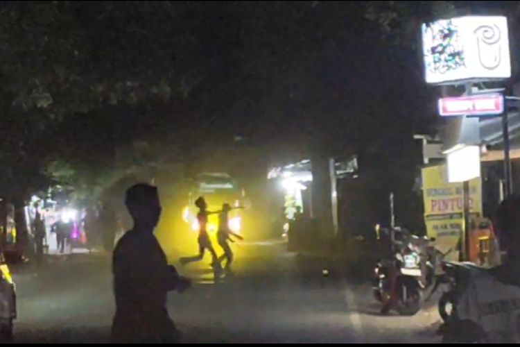 Baliho Maba Diturunkan, Puluhan Mahasiswa UIN Alauddin Bentrok