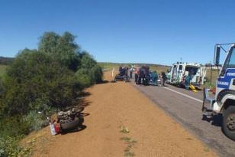 Inilah lokasi tabrakan yang melibatkan seorang pengendara sepeda motor dan seekor domba di sebuah lokasi terpencil di Australia Barat.