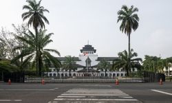 Nikmati Liburan Akhir Tahun di Berbagai Destinasi Wisata Gratis Kota Paris Van Java