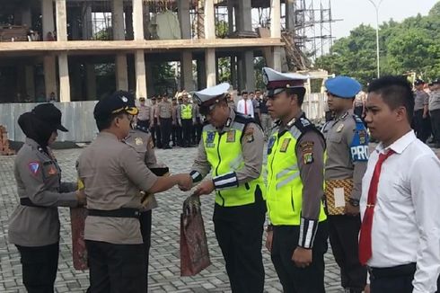 Belajar dari Bripka Oky, Polisi yang Sabar Hadapi Pria Banting Motor