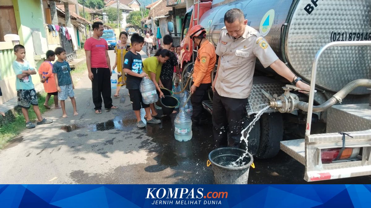 Ratusan Warga Rumpin Bogor Terdampak Kekeringan, BPBD Salurkan 5.000 Liter Air Bersih