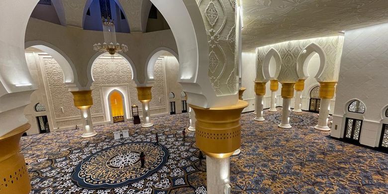 The newly-inaugurated Sheikh Zayed Grand Mosque in the Indonesian city of Solo in Central Java is a symbol of the brotherhood between the people of Indonesia and the United Arab Emirates (UAE).