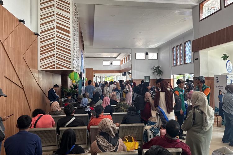18.606 Penumpang Padati Stasiun Kutoarjo Saat Long Weekend Maulid Nabi