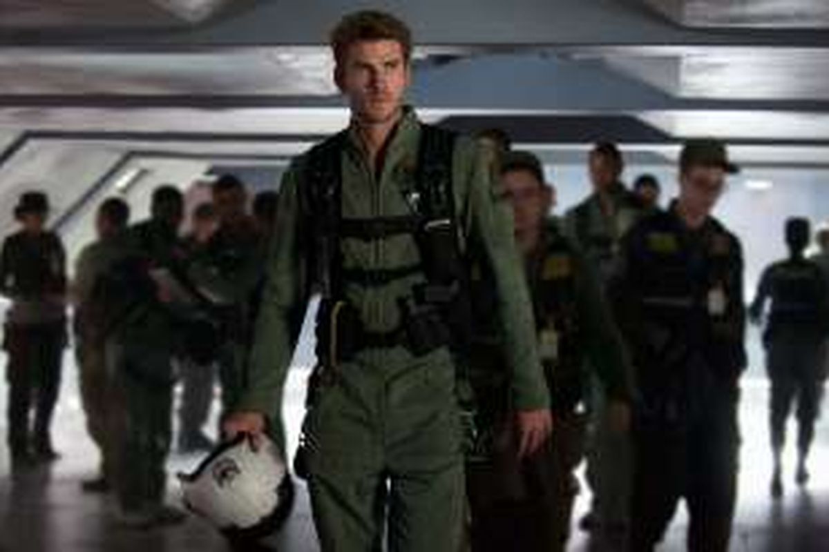 Aktor Australia Liam Hemsworth dalam film Independence Day: Resurgence