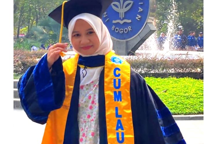 Annisa Rosmalia, lulusan S3 IPB University dengan IPK 4,0