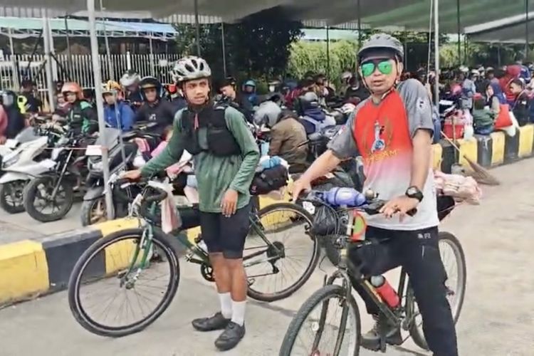 Cerita Riko dan Rizal, 4 Tahun Gowes Bareng 300 Km Lampung-Serang Demi Lebaran
