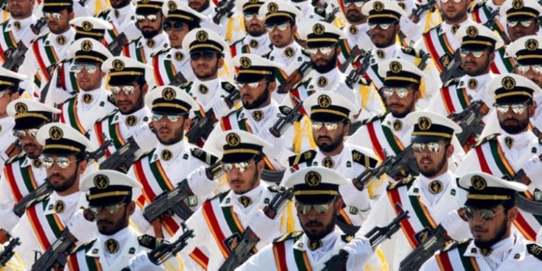Personel angkatan laut Pasukan Pengawal Revolusi Iran.