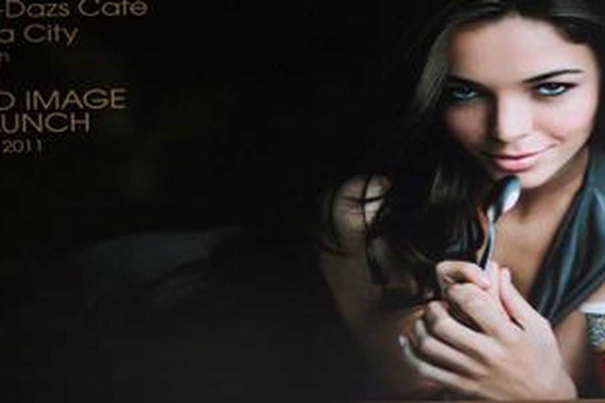 Haagen-Dazs mengenalkan brand image terbarunya, yang memberikan nuansa kemewahan, saat peresmian gerai ke-27 di Indonesia, berlokasi di Gandaria City, Sabtu, 1/10/2011.