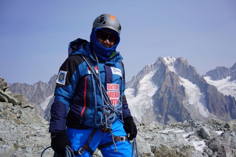 Mantan Menteri Pertanian Anton Apriyantono saat mendaki Mount Blanc, Perancis.