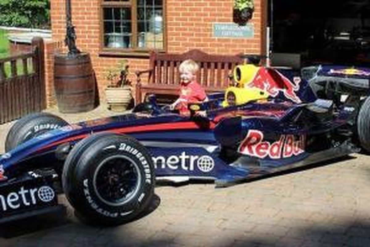 Red Bull RBR3 milik Mark Webber