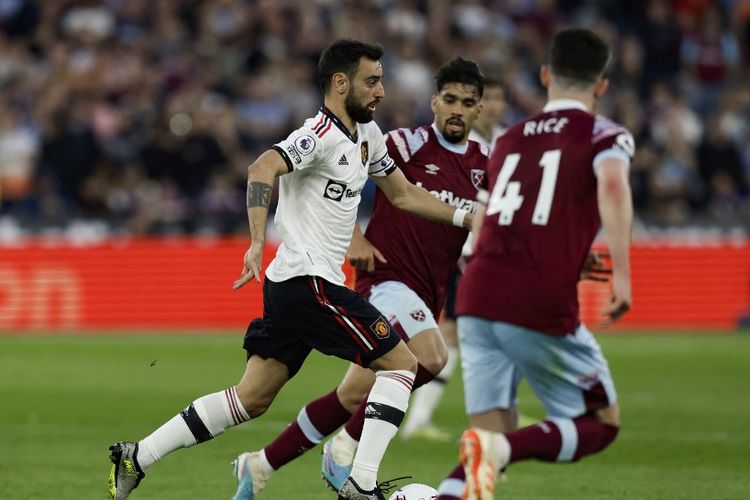 Pertandingan West Ham vs Man United pada pekan ke-35 Liga Inggris 2022-2023 di Stadion London, Senin (8/5/2023) dini hari WIB. Laga ini berakhir 1-0 untuk kemenangan West Ham berkat gol Said Benrahma. Artikel ini berisi klasemen Liga Inggris. 