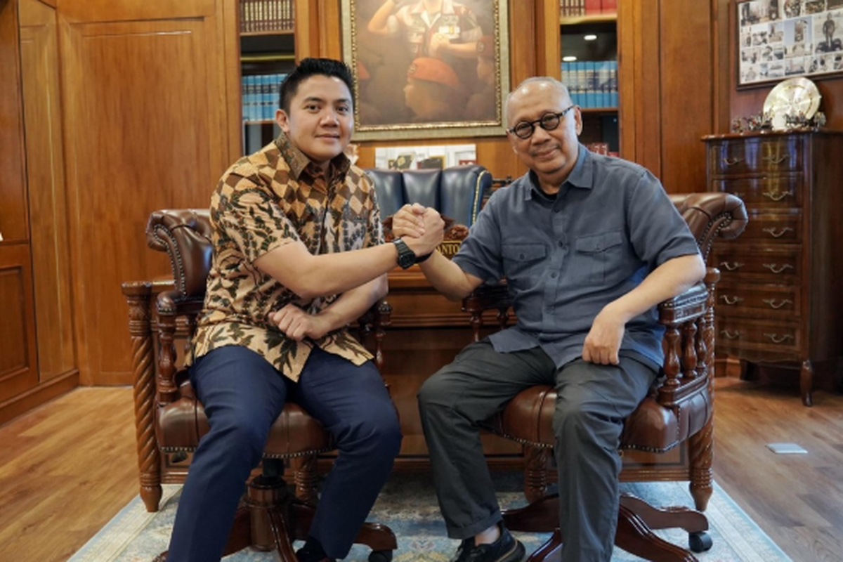 Ebiet G. Ade Bertemu Sekretaris Kabinet Teddy Indra Wijaya di Jakarta
