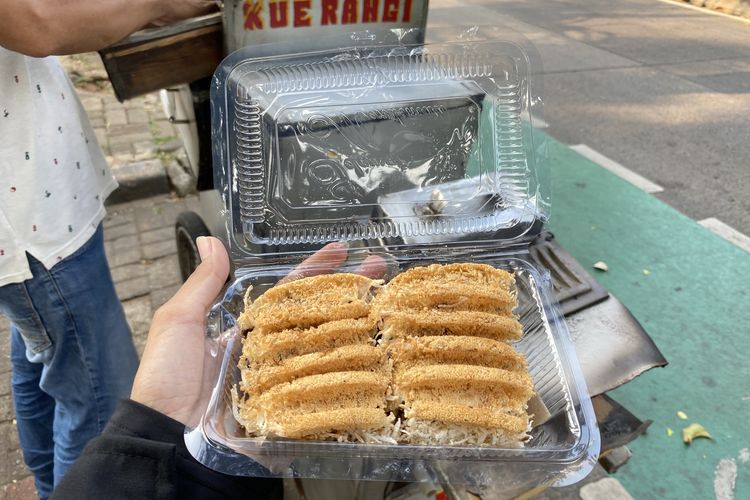 Kue Rangi Bertahan di Tengah Tren Kuliner Modern, Bisakah Naik Kelas tanpa Kehilangan Jati Diri?