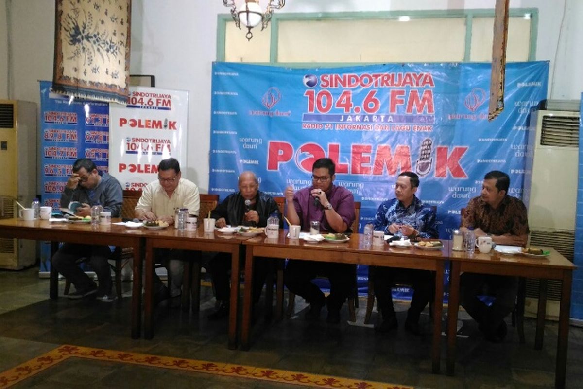 I Wayan Sudirta dalam talkshow Polemik Dramaturgi Ahok di Warung Daun, Cikini, Jakarta, Sabtu (13/5/2017).