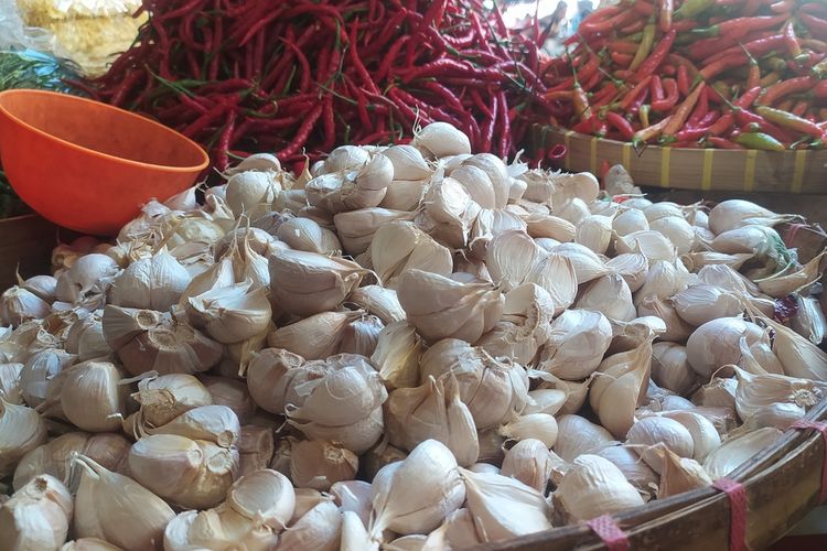 Harga bawang putih di Kota Semarang naik Rp 50.000 per-kilogram