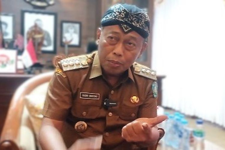 Bupati Kabupaten Ponorogo Sugiri Sancoko memastikan penampilan grup Dewa 19 dalam peringatan HUT ke-529 Kabupaten pponorogo. 