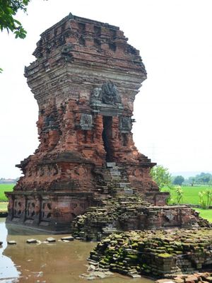 Candi Bangkal peninggalan Kerajaan Majapahit di Mojokerto, Jawa Timur.