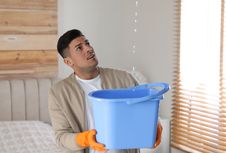 Mengapa Atap Rumah Mudah Bocor Saat Musim Hujan?