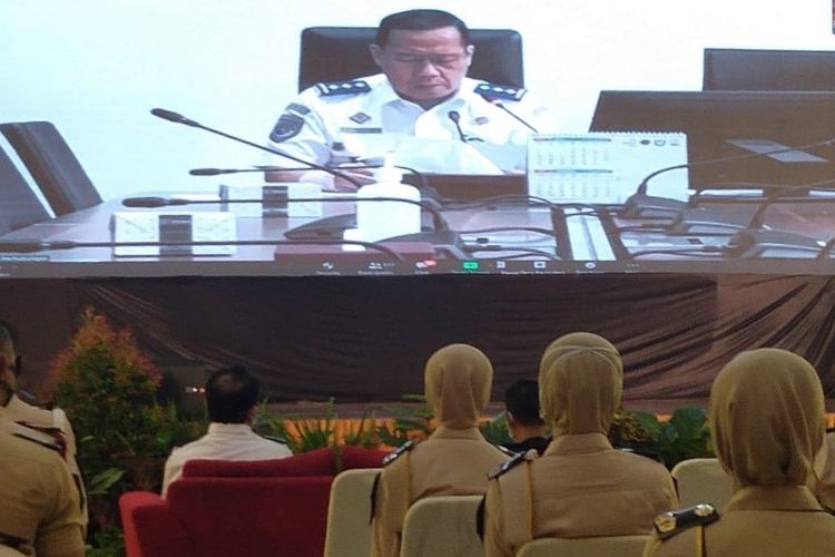 Kepala BPSDM Perhubungan Sugihardjo memberikan arahan melalui daring saat menjadi narasumber dalam webinar yang digelar di Kampus PKTJ Tegal, Jawa Tengah, Kamis (9/7/2020)