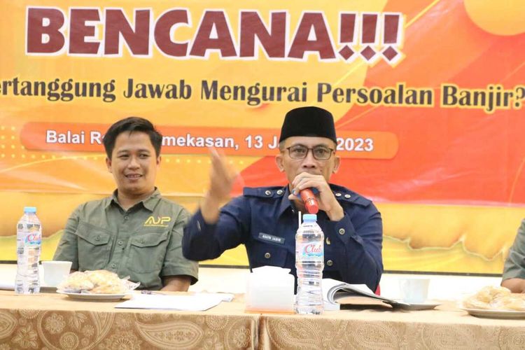 Kepala Pelaksana (Kalaksa) Badan Penanggulangan Bencana Daerah (BPBD) Pamekasan, Amin Jabir menyoroti rekomendasi penanganan banjir yang belum dikerjakan sampai saat ini. Rekomendasi penanganan banjir sudah ada sejak tahun 2017 berdasarkan hasil riset peguruan tinggi terkemuka di Jawa Timur.