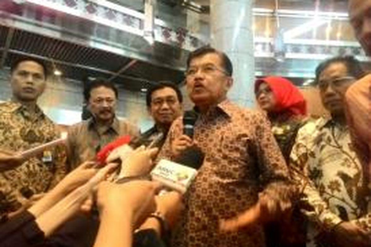 Wakil Presiden Jusuf Kalla di Bursa Efek Indonesia, Rabu (30/12/2015)