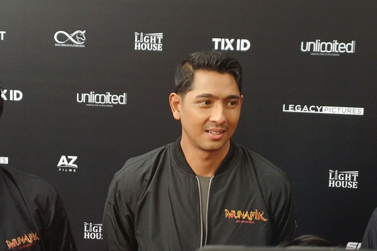 Arya Saloka Ungkap Alasan Tertarik Perankan Ustaz Adam di Munafik: Melawan Iblis