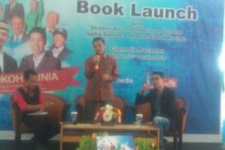 Imam Shamsi Ali dalam peluncuran buku terbarunya di toko buku Gramedia, Matraman, Jakarta Timur, Senin (31/10/2016).