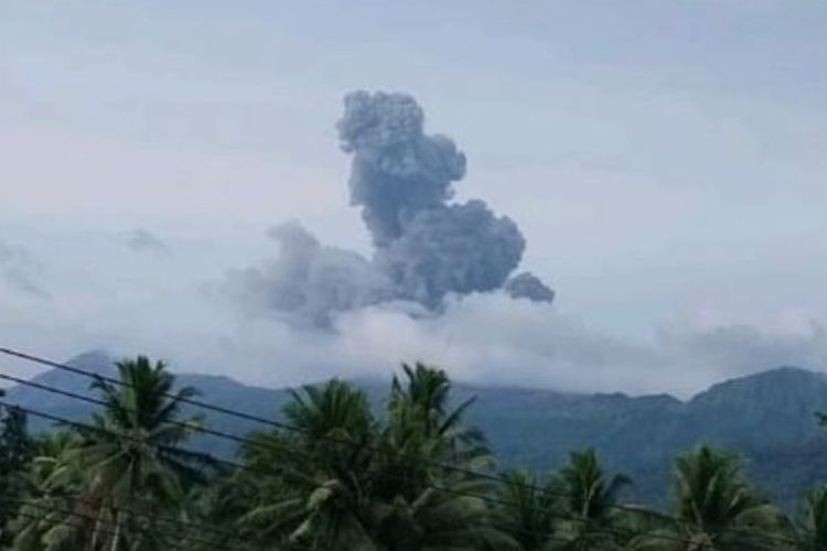 Gunung Dukono Erupsi, Semburkan Abu Vulkanik 1.200 Meter