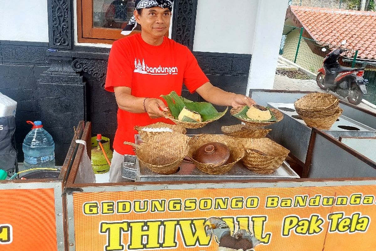 Mencicip Kuliner Thiwul Pak Tela di Udara Sejuk Candi Gedongsongo