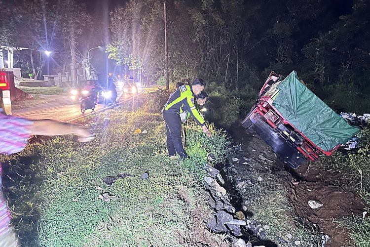 Rem Blong, Truk Muatan Pupuk Tabrak 2 Motor hingga 1 Orang Tewas di Bangkalan