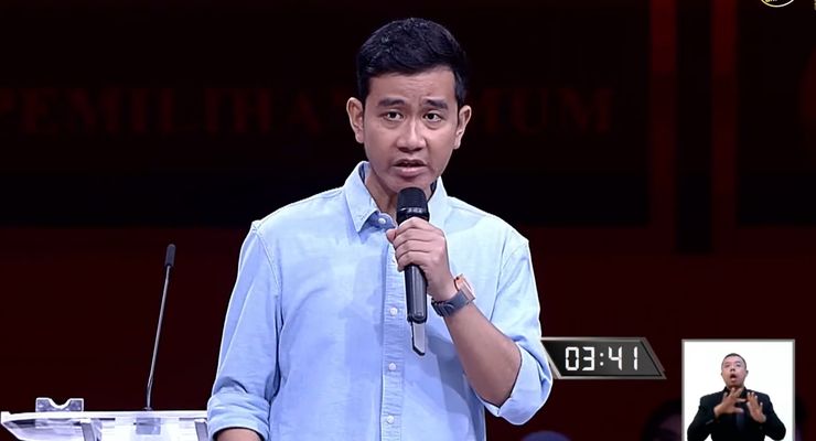Gibran: Gus Muhaimin Lucu, Tanya Masalah Lingkungan, tapi Pakai Botol Plastik