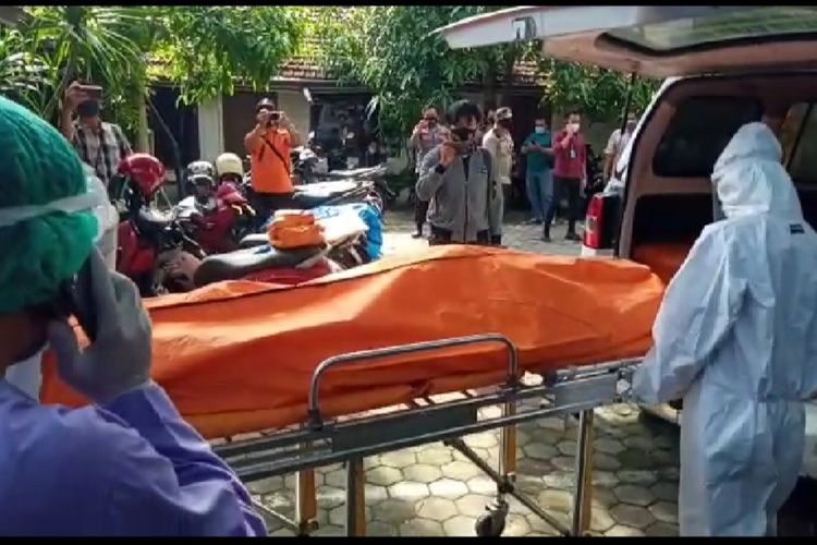 Jenazah NAS (53) yang dikenal sebagai saudagar tembakau asal Lombok Timur, ditemukan tewas dalam. kamar hotel di Cakranegara, Kota Mataram, Jumat (30/10/2020).