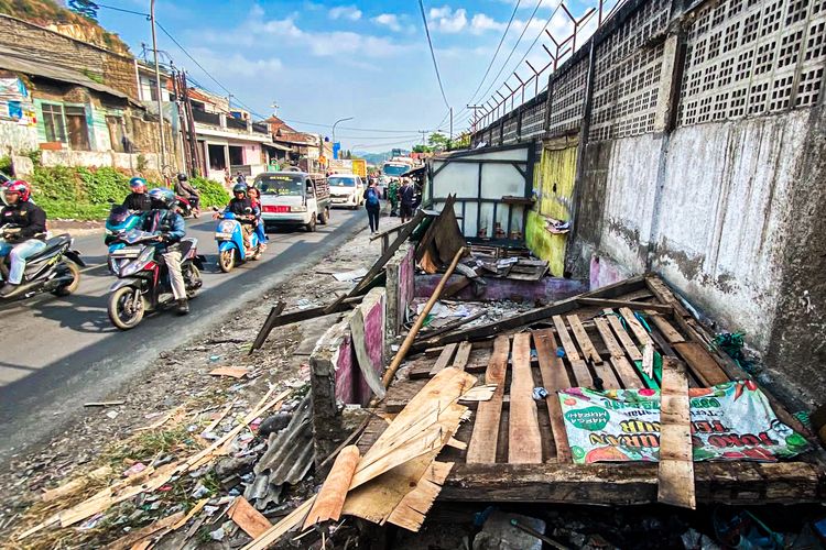 16 Bangunan Liar di Bandung Barat Dibongkar usai Sidak Dedi Mulyadi, Pemilik Dapat Kompensasi hingga Rp 50 Juta