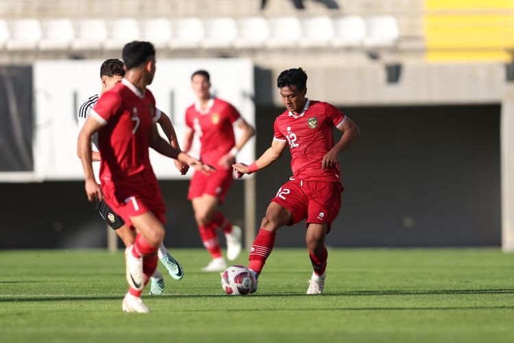 Aksi Pratama Arhan pada laga uji coba timnas Indonesia vs Libya yang berlangsung di Stadion Mardan Sports Complex, Turkiye, pada Jumat (5/1/2024). Pertandingan bergulir sebagai pemanasan jelang Piala Asia 2023.