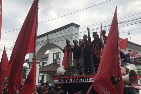 Demo di Gedung DPRD, Ormas PP Depok Tuntut Junimart Girsang Dipecat dari DPR