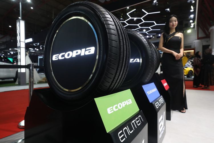Ecopia EP300 ENLITEN hadir dalam 2 ukuran baru untuk Innova Zenix Tipe V dan Q. 